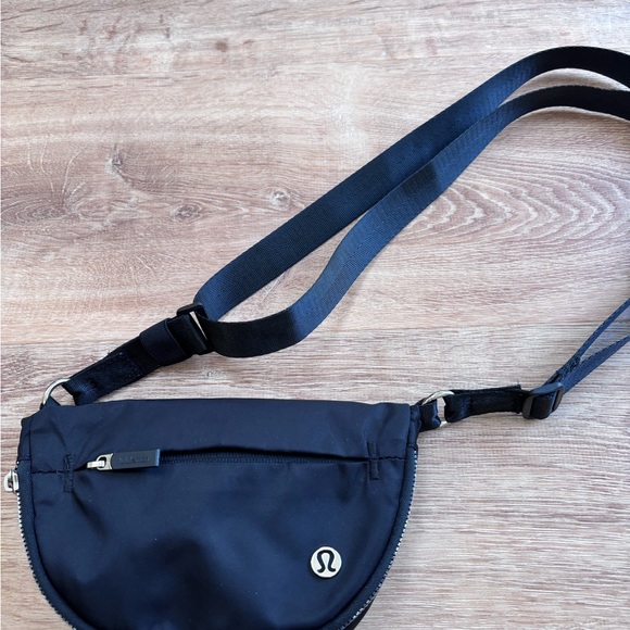 lululemon athletica Black Crossbody Bag - Picture 7 of 7